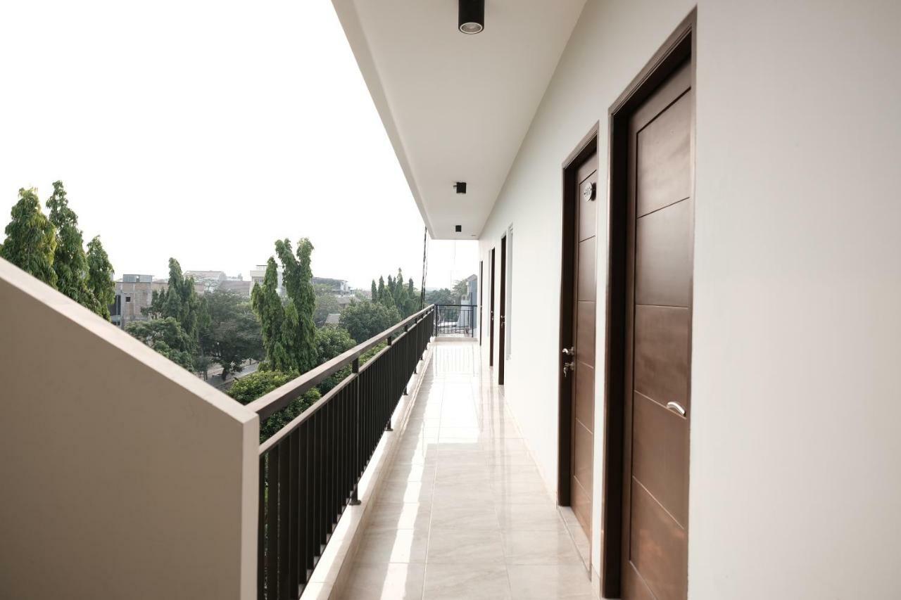 מלון ג'קרטה Reddoorz Near Taman Palem מראה חיצוני תמונה