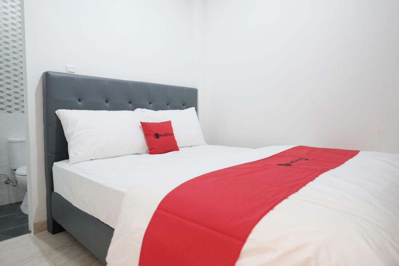 מלון ג'קרטה Reddoorz Near Taman Palem מראה חיצוני תמונה